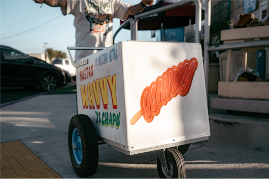 Paleta cart with W logo